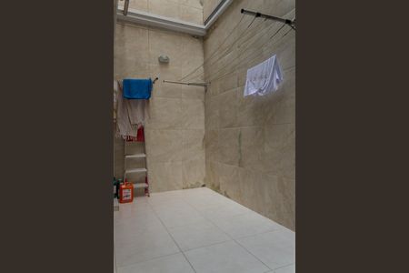 Casa à venda com 210m², 3 quartos e 4 vagas Casa à venda com 210m², 3 quartos e 4 vagasÁrea de Serviço / Quintal