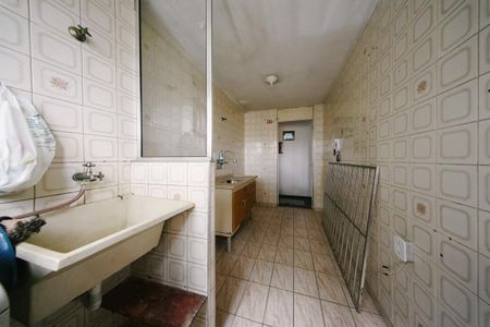 Apartamento à venda com 57m², 2 quartos e 1 vaga Apartamento à venda com 57m², 2 quartos e 1 vagaCozinha e Área de Serviço