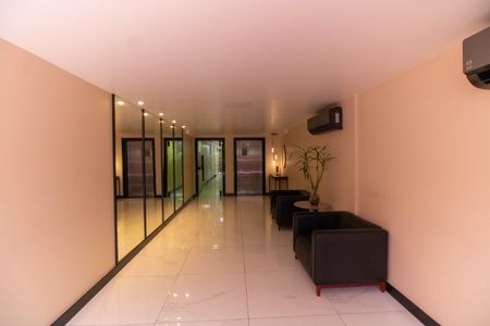 Apartamento à venda com 75m², 3 quartos e 1 vaga Apartamento à venda com 75m², 3 quartos e 1 vagaPortaria