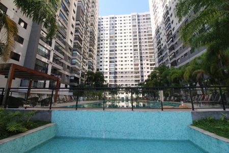 Apartamento à venda com 61m², 2 quartos e 1 vagaÁrea comum - Piscina