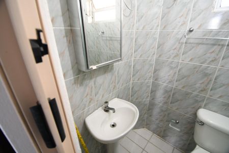 Banheiro de kitnet/studio para alugar com 1 quarto, 30m² em Cidade Universitária, Campinas