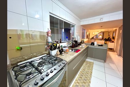 Casa à venda com 132m², 3 quartos e 2 vagasCozinha