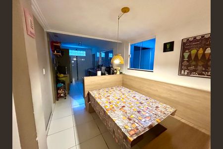 Casa à venda com 132m², 3 quartos e 2 vagasCopa 