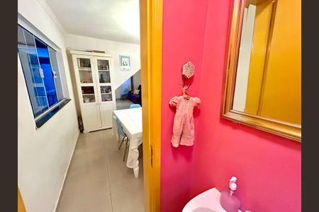 Casa à venda com 132m², 3 quartos e 2 vagasLavabo