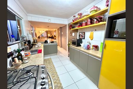 Casa à venda com 132m², 3 quartos e 2 vagasCozinha