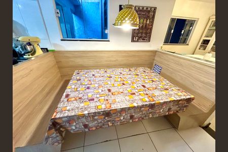 Casa à venda com 132m², 3 quartos e 2 vagasCopa