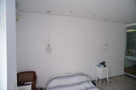 Casa de condomínio para alugar com 1400m², 4 quartos e 8 vagas Casa de condomínio para alugar com 1400m², 4 quartos e 8 vagasSuíte 1