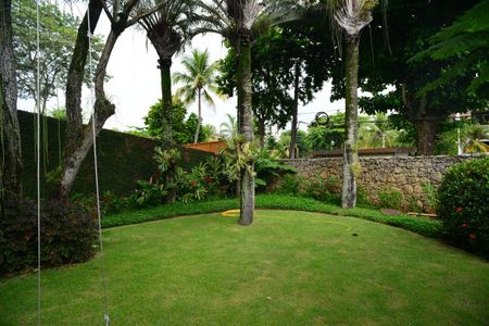 Casa de condomínio para alugar com 1400m², 4 quartos e 8 vagas Casa de condomínio para alugar com 1400m², 4 quartos e 8 vagasFrente Casa