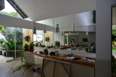 Casa de condomínio para alugar com 1400m², 4 quartos e 8 vagas