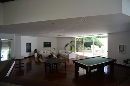 Casa de condomínio para alugar com 1400m², 4 quartos e 8 vagas Casa de condomínio para alugar com 1400m², 4 quartos e 8 vagasSala Principal