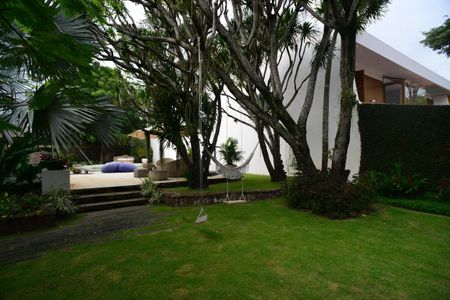 Casa de condomínio para alugar com 1400m², 4 quartos e 8 vagas Casa de condomínio para alugar com 1400m², 4 quartos e 8 vagasFrente Casa