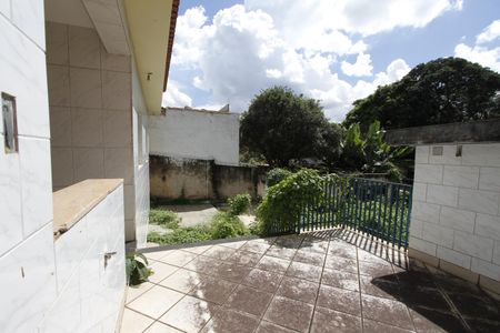 Casa à venda com 180m², 4 quartos e 2 vagasVaranda