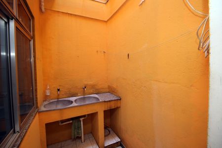 Casa para alugar com 90m², 2 quartos e 1 vagaÁrea de Serviço 2