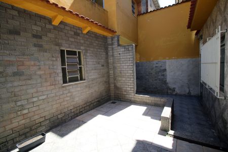 Casa para alugar com 90m², 2 quartos e 1 vagaQuintal