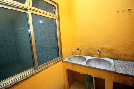 Casa para alugar com 90m², 2 quartos e 1 vagaÁrea de Serviço 2