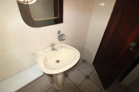 Casa para alugar com 226m², 5 quartos e 2 vagasLavabo