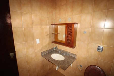 Casa para alugar com 226m², 5 quartos e 2 vagasBanheiro 3