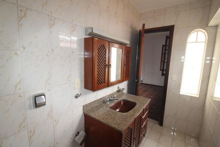 Casa para alugar com 226m², 5 quartos e 2 vagasBanheiro