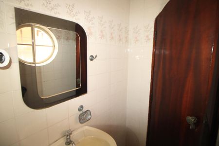 Casa para alugar com 226m², 5 quartos e 2 vagasLavabo