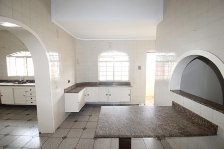 Casa para alugar com 226m², 5 quartos e 2 vagasCozinha
