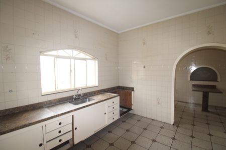 Casa para alugar com 226m², 5 quartos e 2 vagasCozinha