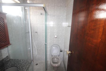 Casa para alugar com 226m², 5 quartos e 2 vagasBanheiro 2