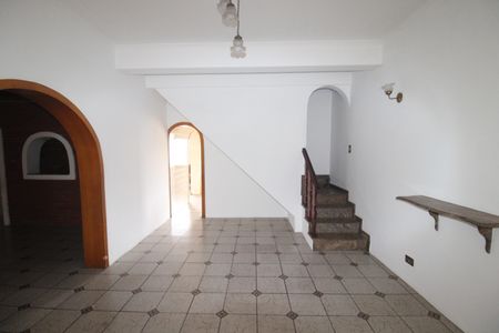 Casa para alugar com 226m², 5 quartos e 2 vagasSala