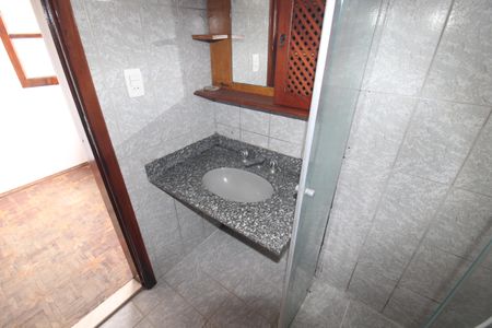 Casa para alugar com 226m², 5 quartos e 2 vagasBanheiro 2