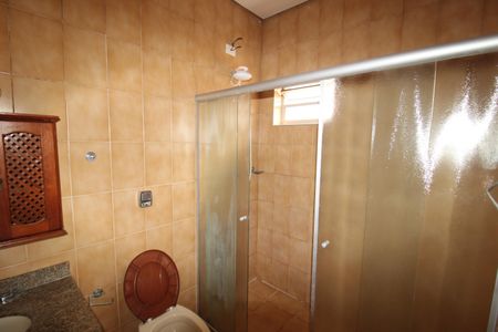 Casa para alugar com 226m², 5 quartos e 2 vagasBanheiro 3