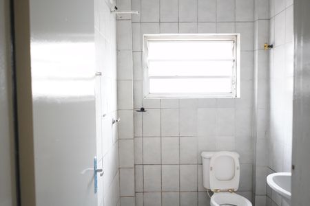 Apartamento para alugar com 60m², 2 quartos e sem vagaBanheiro