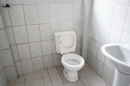 Apartamento para alugar com 60m², 2 quartos e sem vagaBanheiro