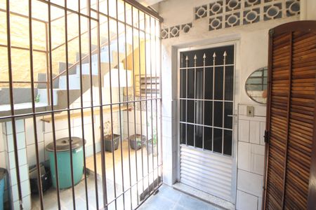 Casa para alugar com 160m², 2 quartos e 1 vagaÁrea da Frente
