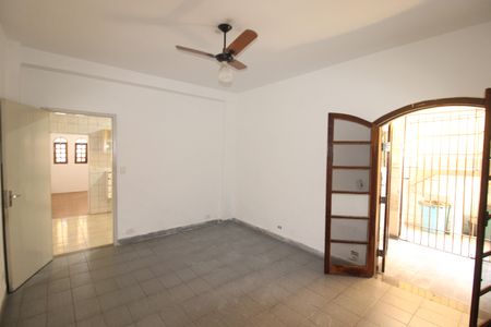Quarto 2 de casa para alugar com 2 quartos, 160m² em Vila Bandeirantes, São Paulo