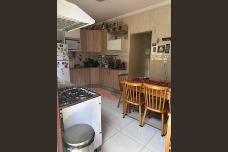 Casa à venda com 130m², 4 quartos e 2 vagasCozinha