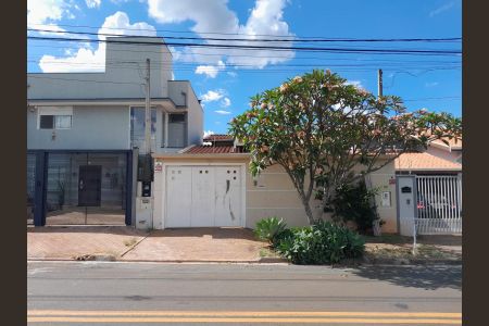 Casa à venda com 130m², 4 quartos e 2 vagasFachada