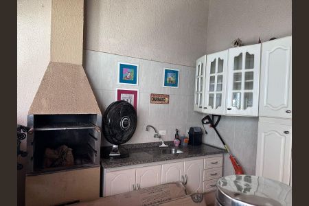 Casa à venda com 130m², 4 quartos e 2 vagasChurrasqueira