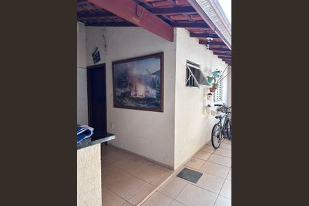 Casa à venda com 130m², 4 quartos e 2 vagasÁrea de serviço