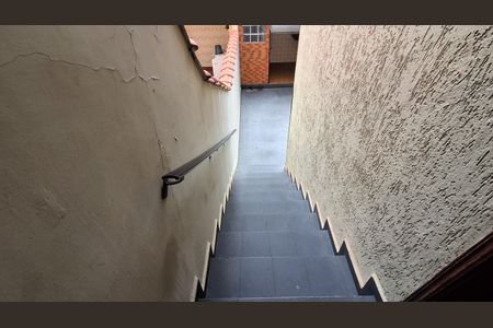 Casa à venda com 164m², 3 quartos e 2 vagasEscada