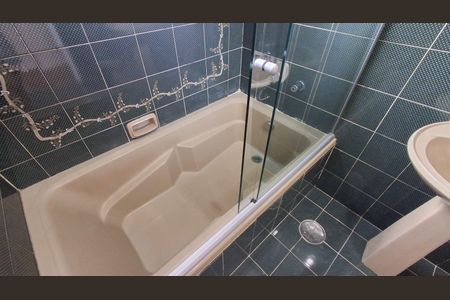 Casa à venda com 164m², 3 quartos e 2 vagasBanheiro Social 