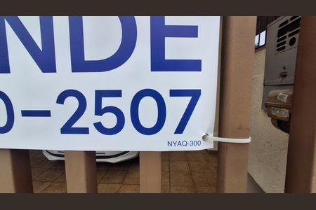 Casa à venda com 164m², 3 quartos e 2 vagasCódigo plaquinha NYAQ-300