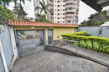 Casa para alugar com 425m², 2 quartos e 3 vagas Casa para alugar com 425m², 2 quartos e 3 vagasGaragem