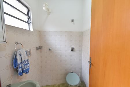 Casa para alugar com 425m², 2 quartos e 3 vagas Casa para alugar com 425m², 2 quartos e 3 vagasBanheiro de serviço