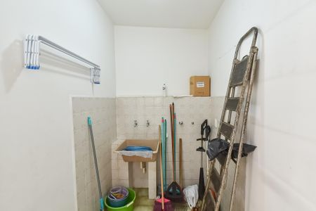 Casa para alugar com 425m², 2 quartos e 3 vagas Casa para alugar com 425m², 2 quartos e 3 vagasLavanderia