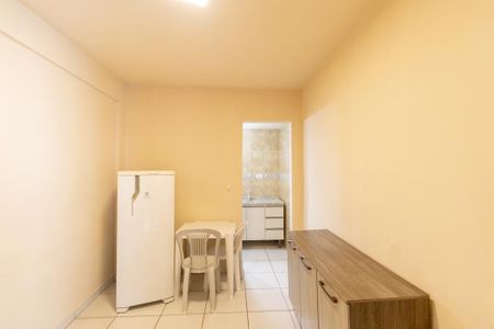 Sala de apartamento para alugar com 1 quarto, 27m² em Fazendinha, Curitiba