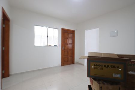 Sala de casa para alugar com 1 quarto, 60m² em Vila Nova Utinga, São Paulo