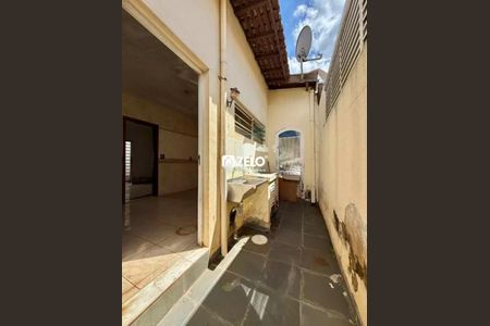 Casa à venda com 198m², 4 quartos e 3 vagas Casa à venda com 198m², 4 quartos e 3 vagasFoto 10