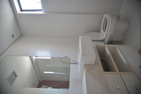 Apartamento à venda com 82m², 2 quartos e 2 vagasBanheiro da Suíte