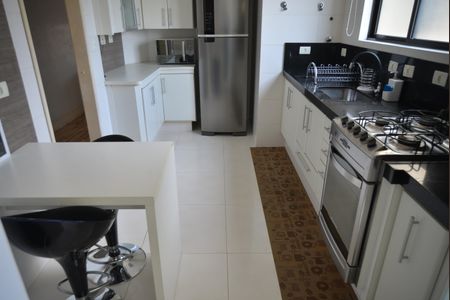 Apartamento à venda com 82m², 2 quartos e 2 vagasCozinha