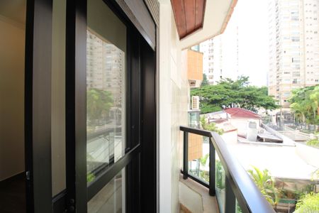 Varanda  de apartamento para alugar com 1 quarto, 38m² em Vila Nova Conceição, São Paulo