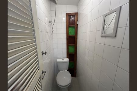 Apartamento à venda com 885m², 3 quartos e sem vagaBanheiro de serviço